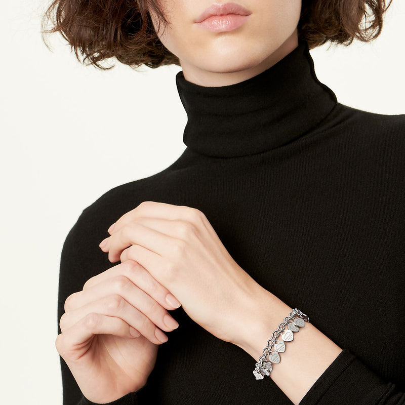 Pulseira com Múltiplos Berloques de Coração